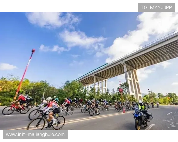 楚雄站爬坡段现激烈拉扯，总成绩争夺白热化