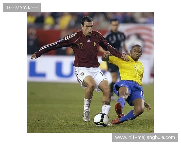 朗斯主帅萨热打造343防反体系，放弃控球率换反击72%成功率。